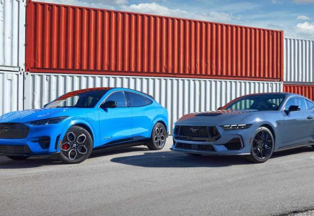 Бензиновият Mustang си върна лидерството над електрическия по продажби