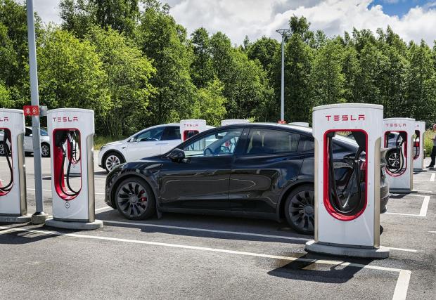 Продажбите на Tesla се сринаха (и) в Швеция