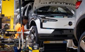 Volvo започна европейско производство на EX30