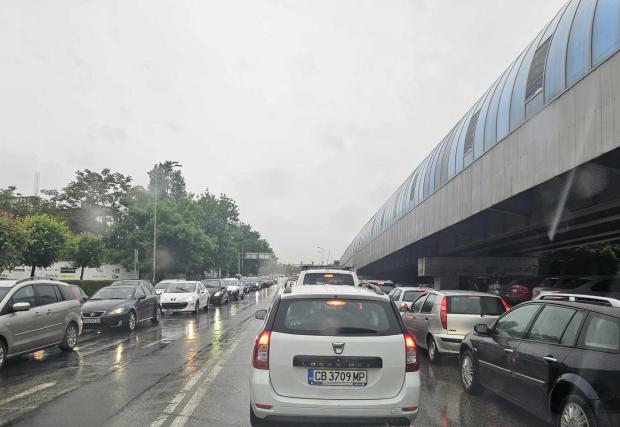 Блокадата в София продължава