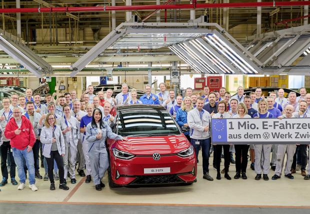 VW отбеляза производство на милионния си електромобил в завода в Цвикау
