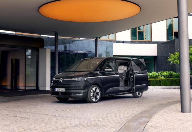 Volkswagen Multivan вече и с осем места на българския пазар