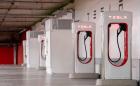 Зареждането на Tesla Supercharger вече не е безплатно в България