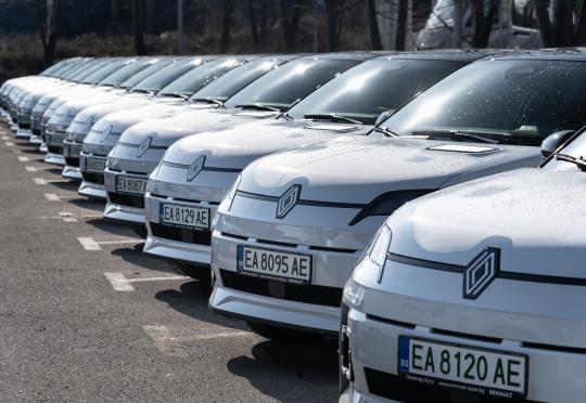 Почти 100 чисто нови електрически автомобила за нуждите на Спиди