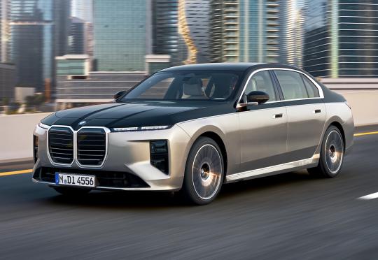 ПРЕМИЕРА: Новото BMW Серия 7 идва с ел. варианти с над 700 км пробег