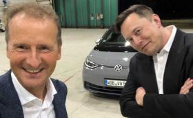 Илон Мъск тества ID.3 в компанията на шефа на VW. Какво се случва!?