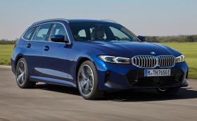 Новото BMW Серия 3 дебютира без скоростен лост и с 14,9-инчов дисплей