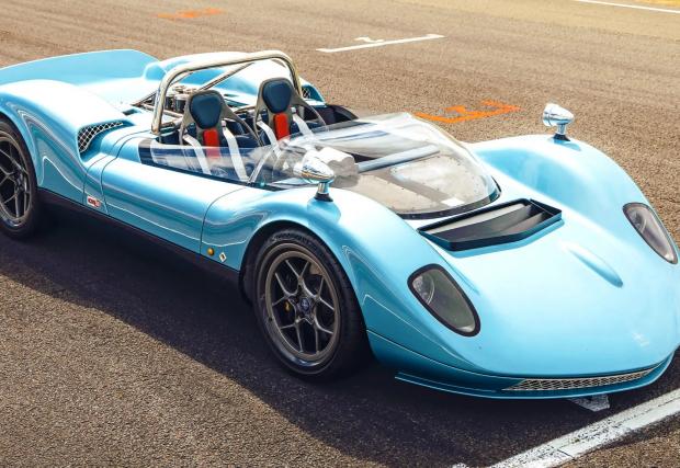 Този роудстър тежи по-малко от Miata и има 700 к.с.