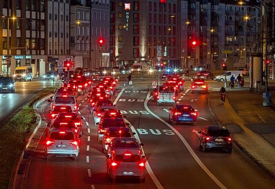 Предлагат отмяна на забраната за нови автомобили с ДВГ от 2035 г.