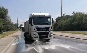 Мият допълнително улиците на София заради горещото време