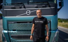 Електрически камион с 16 тона филц - най-ефективният шофьор на камион в България за 2023 г. e Пламен Иванов