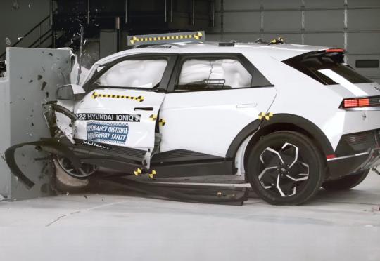Безопасна ли е Световната кола на годината Hyundai Ioniq 5? (Видео)