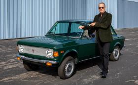 Том Ханкс продава още един Fiat (Видео)