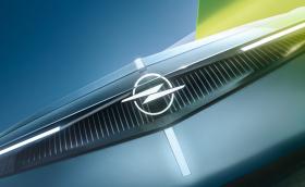 Opel загатна за новия си концептуален автомобил