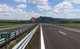 В разгара на летния сезон затварят част от магистрала „Хемус“ за изпитвания на пътя