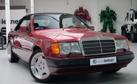 Този 1993 Mercedes-Benz 300CE 3.4 AMG Cabriolet се продава за почти 300 хил. лв.!