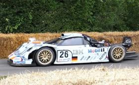 Удариха Porsche 911 GT1 и McLaren F1 GTR в Гудууд (Видео)