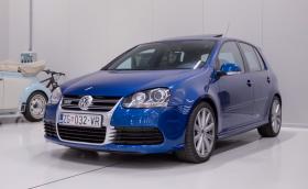 ВИДЕО: И шефът на Bugatti кара Golf 5