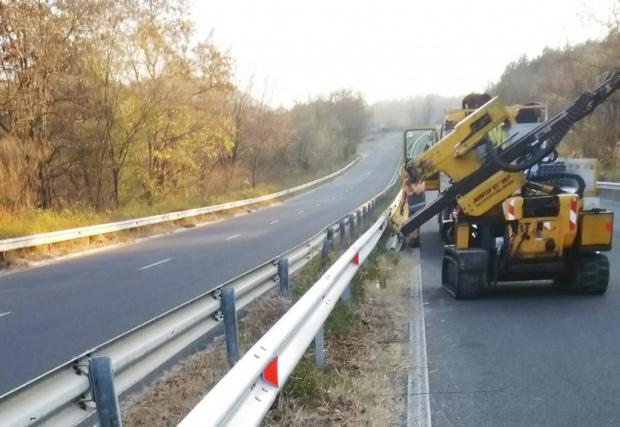 Пътната агенция търси кой да поставя мантинели в цяла България