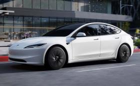 Новата базова Tesla Model 3 е без основна екстра от 90-те години насам
