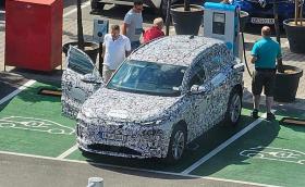 Audi тества бъдещото Q6 e-tron по улиците на София
