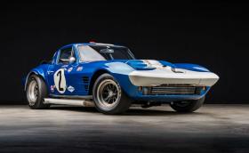 Този брутален 1963 Chevrolet Corvette Grand Sport се продава за 13 млн. долара