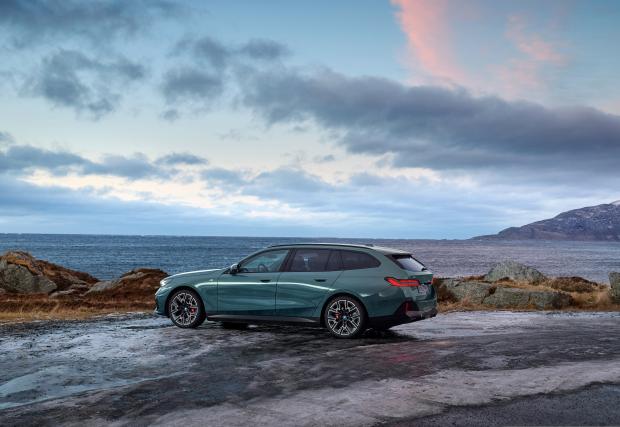 BMW 540d xDrive Touring: ето защо не искаме дизелът да си отива  