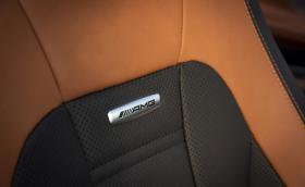 Собственици съдят Mercedes-AMG, защото металното лого на седалките им причинило изгаряния