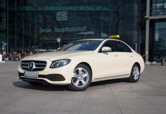 Mercedes иска да върне позициите си на пазара за таксиметрови автомобили