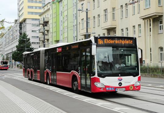 София купува 42 дълги съчленени автобуса втора ръка