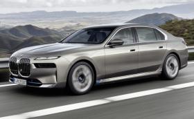 BMW организира сервизна акция за 4000 коли Серия 7 заради чистачки, които не работят