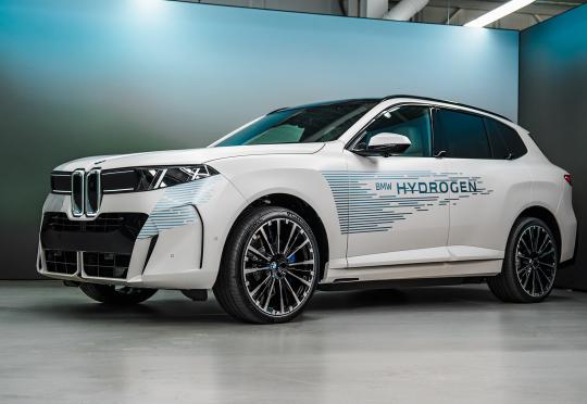 BMW iX5 Hydrogen е почти готов за серия: до 750 км пробег и зареждане за под 5 минути