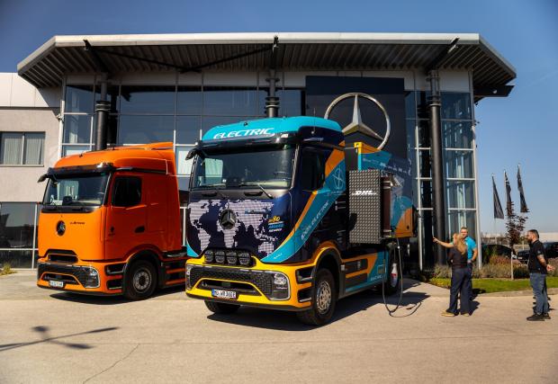 Електрически Mercedes Actros обикаля света с 80 зареждания