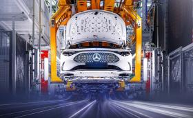 Mercedes предупреди, че може да затвори два завода в Германия