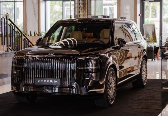Zeekr представи новия си SUV флагман в България