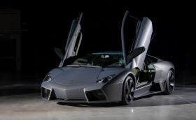 Това е 13-тото Lamborghini Reventón от само 20. Продава се на 106 км