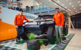 Dacia доведе 5-кратен победител от 'Дакар' в България заедно с автомобила му