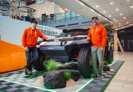 Dacia доведе 5-кратен победител от 'Дакар' в България заедно с автомобила му