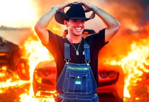 Арестуваха популярен автомобилен влогър