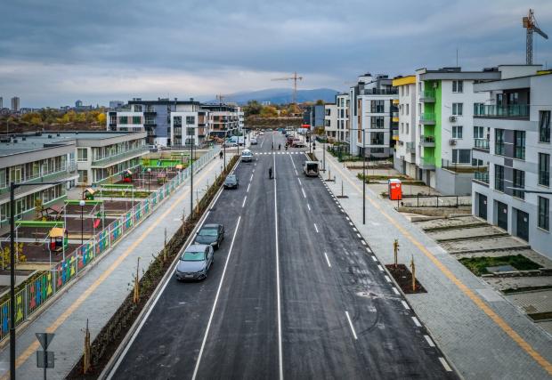 Един от най-презастроените квартали в София се сдобива с нови асфалтирани улици