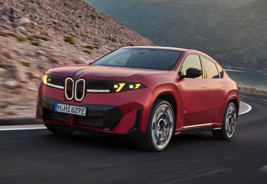 BMW iX4 e новата по-непрактична алтернатива на iX3