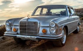 В този 1972 Mercedes-Benz работи 6,2 V8 с 638 к.с. 