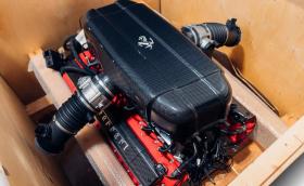 Продава се чисто нов двигател за Ferrari Enzo. За около 400 хил. лв…