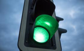 Обсъждат връщането на мигащия зелен светофар в София