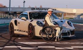 Тиери Женетие: За инвалидната количка и неговото Porsche 911 GT3 RS