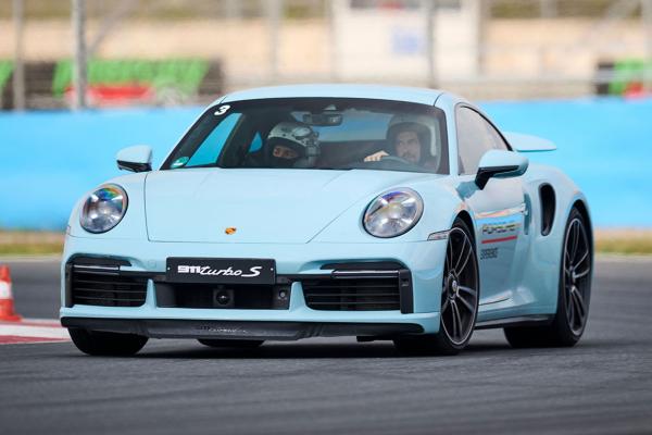 Porsche on Track: караме всички модели на писта от календара на Формула 1! Видео