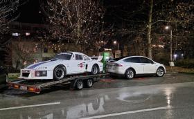В България пристигна състезателно Porsche 935 Martini