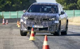 Леле, новото BMW iX3 ще зарежда с 400 кВт и ще минава 800 км