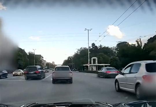 Полицията глоби двама джигити, снимани с видеорегистратор