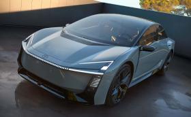 Леле, новата Corolla изглежда брутално!